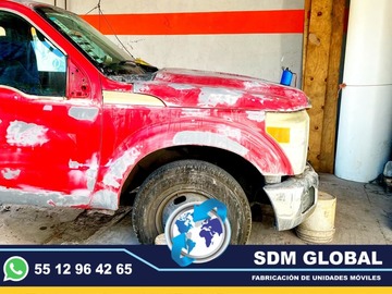 Fabricantes de Cajas secas, con copote, Carrocerias, Remolques, Plataformas, Redilas, Estaquitas, Auto tanques pipas de agua, Unidades Moviles SDM Global Mexico somos una empresa líder como fabricantes de cajas secas, carrocerias redilas, semi remolques, plataformas, auto tanques pipas para agua, estacas, con personal altamente capasitado para su fabricacion de Unidades Moviles Especiales en Mexico.Las cajas secas y carrocerias son de varios tamaños, para transportar diferentes productos y mercancias. Están construidas generalmente de aluminio y madera. Estas carrocerias y cajas secas se sujetan a la parte trasera del chasis. Protegen los productos que no necesitan estar refrigerados, para transportarlo y hacerlos llegar a su destino en el mejor estado posible.Somos una Empresa Mexicana líder en el mercado con años de experiencia, especialistas como fabrica de Carrocerias y cajas secas, Unidades moviles, remolques, pipas de agua, auto tanuqyes, compactadores de basura, alargado y acorazado de chasis, equipamiento de patrullas, ambulancias de traslado, gruas de arrastre plataforma, rampas hidraulicas, redilas, estaquitas, fabricantes de unidades moviles especiales para dependencias de gobierno.Somos fabribricantes directos, distribuidores en todo Mexico, comunicate y te atenderemos personalmente.