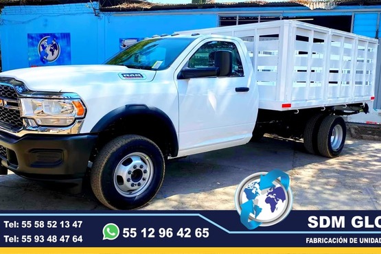 Fabricantes de Redilas y Estaquitas para camionetas y camiones Ford Nissan RAM Chevrolet Hino Foton Izusu Hyundai International Mercedez Benz Freightliner Volvo Man VW modelos 2024, 2025 SDM Global Mexico somos una empresa líder como fabricantes de Redilas y estaquitas cajas y carrocerias, semi remolques, plataformas, con personal altamente capasitado para su fabricacion. En México, las redilas o estaquitas son estructuras metálicas o de madera que se montan en la parte trasera de las camionetas de carga para aumentar su capacidad de transporte. Las redilas o estaquitas pueden tener lados abatibles o desmontables, lo que facilita la carga y descarga de mercancías redilas o estaquitas venta de carrocerias.Somos una Empresa Mexicana líder en el Mercado con años de experiencia, especialistas como fabrica de Redilas estaquitas, Cajas secas, Unidades moviles, carrocerias, remolques,pipas de agua, autotanques, compactadores de basura, alargado y acorazado de chasis, equipamiento de patrullas, ambulancias de traslado, gruas de plataforma, rampas hidraulicas, redilas estaquitas, cajas secas, fabricantes de unidades moviles especiales.Somos fabribricantes directos, distribuidores en todo Mexico, comunicate y te atenderemos personalmente. Fabricantes de Redilas y Estaquitas para camionetas y camiones Ford Nissan RAM Chevrolet Hino Foton Izusu Hyundai International Mercedez Benz Freightliner Volvo Man VW modelos 2024, 2025 SDM Global Mexico somos una empresa líder como fabricantes de Redilas y estaquitas cajas y carrocerias, semi remolques, plataformas, con personal altamente capasitado para su fabricacion. En México, las redilas o estaquitas son estructuras metálicas o de madera que se montan en la parte trasera de las camionetas de carga para aumentar su capacidad de transporte. Las redilas o estaquitas pueden tener lados abatibles o desmontables, lo que facilita la carga y descarga de mercancías redilas o estaquitas venta de carrocerias.Somos una Empresa Mexicana líder en el Mercado con años de experiencia, especialistas como fabrica de Redilas estaquitas, Cajas secas, Unidades moviles, carrocerias, remolques,pipas de agua, autotanques, compactadores de basura, alargado y acorazado de chasis, equipamiento de patrullas, ambulancias de traslado, gruas de plataforma, rampas hidraulicas, redilas estaquitas, cajas secas, fabricantes de unidades moviles especiales.Somos fabribricantes directos, distribuidores en todo Mexico, comunicate y te atenderemos personalmente.