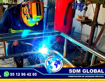 Fabricantes de Gruas de Arrastre, Plataforma, arrastre, Salvamento Fabricacion y venta de unidades moviles para seguridad publica y transito vial. SDM Global Mexico somos una empresa líder en el Fabricacion de Gruas de Salvamento, Plataforma, arrastre, asi como de unidades moviles de rescate, salvamento, proximidad, primer respodiente, equipo tactito, anti motin, fuerzas especiales, semi remolques con personal altamente capasitado para su fabricacion, winch electrico, sirena, bocina, codigos, estrobos, luces, etc. somos fabricantes.Las grúas son vehículos utilizados para transportar automóviles, camiones o cualquier transporte en general, remolcarlos en casos de accidente de tránsito, estacionamiento en lugares inadecuados o manejo por parte del conductor bajo los efectos del alcohol u otras sustancias. somos una Fabrica de gruas de Salvamento, Plataforma, Arrastre.Somos una Empresa Mexicana líder en el Mercado con años de experiencia, especialistas en el Fabricacion de Gruas de Salvamento, Plataforma, arrastre Cajas secas, carrocerias, Unidades Moviles Especiales de Seguridad, Rescate, Salvamento, Salud, Comunicacion, Seguridad.