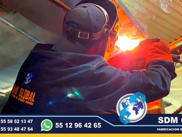 Fabricantes de Cajas secas, con copote, Carrocerias, Remolques, Plataformas, Redilas, Estaquitas, Auto tanques pipas de agua, Unidades Moviles SDM Global Mexico somos una empresa líder como fabricantes de cajas secas, carrocerias redilas, semi remolques, plataformas, auto tanques pipas para agua, estacas, con personal altamente capasitado para su fabricacion de Unidades Moviles Especiales en Mexico.Las cajas secas y carrocerias son de varios tamaños, para transportar diferentes productos y mercancias. Están construidas generalmente de aluminio y madera. Estas carrocerias y cajas secas se sujetan a la parte trasera del chasis. Protegen los productos que no necesitan estar refrigerados, para transportarlo y hacerlos llegar a su destino en el mejor estado posible.Somos una Empresa Mexicana líder en el mercado con años de experiencia, especialistas como fabrica de Carrocerias y cajas secas, Unidades moviles, remolques, pipas de agua, auto tanuqyes, compactadores de basura, alargado y acorazado de chasis, equipamiento de patrullas, ambulancias de traslado, gruas de arrastre plataforma, rampas hidraulicas, redilas, estaquitas, fabricantes de unidades moviles especiales para dependencias de gobierno.Somos fabribricantes directos, distribuidores en todo Mexico, comunicate y te atenderemos personalmente.