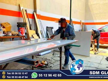 Fabricantes de Gruas de Arrastre, Plataforma, Salvamento Fabricacion y venta de unidades moviles para seguridad publica y transito vial. SDM Global Mexico somos una empresa líder en el Fabricacion de Gruas de Salvamento, Plataforma, arrastre, asi como de unidades moviles de rescate, salvamento, proximidad, primer respodiente, equipo tactito, anti motin, fuerzas especiales, semi remolques con personal altamente capasitado para su fabricacion, winch electrico, sirena, bocina, codigos, estrobos, luces, etc. somos fabricantes.Las grúas son vehículos utilizados para transportar automóviles, camiones o cualquier transporte en general, remolcarlos en casos de accidente de tránsito, estacionamiento en lugares inadecuados o manejo por parte del conductor bajo los efectos del alcohol u otras sustancias. somos una Fabrica de gruas de Salvamento, Plataforma, Arrastre.Somos una Empresa Mexicana líder en el Mercado con años de experiencia, especialistas en el Fabricacion de Gruas de Salvamento, Plataforma, arrastre Cajas secas, carrocerias, Unidades Moviles Especiales de Seguridad, Rescate, Salvamento, Salud, Comunicacion, Seguridad.Somos fabribricantes directos, distribuidores en todo Mexico, comunicate y te atenderemos personalmente.