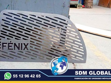 Fabricantes de Cajas secas, con copote, Carrocerias, Remolques, Plataformas, Redilas, Estaquitas, Auto tanques pipas de agua, Unidades Moviles SDM Global Mexico somos una empresa líder como fabricantes de cajas secas, carrocerias redilas, semi remolques, plataformas, auto tanques pipas para agua, estacas, con personal altamente capasitado para su fabricacion de Unidades Moviles Especiales en Mexico.Las cajas secas y carrocerias son de varios tamaños, para transportar diferentes productos y mercancias. Están construidas generalmente de aluminio y madera. Estas carrocerias y cajas secas se sujetan a la parte trasera del chasis. Protegen los productos que no necesitan estar refrigerados, para transportarlo y hacerlos llegar a su destino en el mejor estado posible.Somos una Empresa Mexicana líder en el mercado con años de experiencia, especialistas como fabrica de Carrocerias y cajas secas, Unidades moviles, remolques, pipas de agua, auto tanuqyes, compactadores de basura, alargado y acorazado de chasis, equipamiento de patrullas, ambulancias de traslado, gruas de arrastre plataforma, rampas hidraulicas, redilas, estaquitas, fabricantes de unidades moviles especiales para dependencias de gobierno.Somos fabribricantes directos, distribuidores en todo Mexico, comunicate y te atenderemos personalmente.