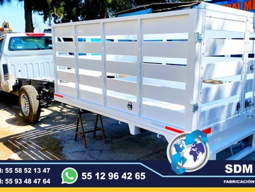 Venta y Fabricacion de Carrocerias y Cajas secas, Remolques, Plataformas, Redilas, Estacas, Auto tanques, pipas de agua SDM Global Mexico somos una empresa líder como fabricantes de carrocerias, cajas secas, redilas, semi remolques, plataformas, auto tanques pipas para agua, estacas, con personal altamente capasitado para su fabricacion.Las carrocerias o cajas secas son de varios tamaños, para transportar diferentes productos y mercancias. Están construidas generalmente de aluminio y madera. Estas carrocerias y cajas secas se sujetan a la parte trasera del chasis. Protegen los productos que no necesitan estar refrigerados, para transportarlo y hacerlos llegar a su destino en el mejor estado.Somos una Empresa Mexicana líder en el Mercado con años de experiencia, especialistas como fabrica de Carrocerias, Unidades moviles, remolques, pipas de agua, autotanques, pipas de agua, compactadores de basura, alargado y acorazado de chasis, equipamiento de patrullas, ambulancias de traslado, gruas de arrastre, rampas hidraulicas, redilas estaquitas, cajas secas con copete, fabricantes de unidades moviles especiales para gobierno.Somos fabribricantes directos, distribuidores en todo Mexico, comunicate y te atenderemos personalmente.