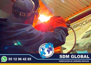Fabricantes de Redilas y Estaquitas para camionetas y camiones Ford Nissan RAM Chevrolet Hino Foton Izusu Hyundai International Mercedez Benz Freightliner Volvo Man VW modelos 2024, 2025 SDM Global Mexico somos una empresa líder como fabricantes de Redilas y estaquitas cajas y carrocerias, semi remolques, plataformas, con personal altamente capasitado para su fabricacion. En México, las redilas o estaquitas son estructuras metálicas o de madera que se montan en la parte trasera de las camionetas de carga para aumentar su capacidad de transporte. Las redilas o estaquitas pueden tener lados abatibles o desmontables, lo que facilita la carga y descarga de mercancías redilas o estaquitas venta de carrocerias.Somos una Empresa Mexicana líder en el Mercado con años de experiencia, especialistas como fabrica de Redilas estaquitas, Cajas secas, Unidades moviles, carrocerias, remolques,pipas de agua, autotanques, compactadores de basura, alargado y acorazado de chasis, equipamiento de patrullas, ambulancias de traslado, gruas de plataforma, rampas hidraulicas, redilas estaquitas, cajas secas, fabricantes de unidades moviles especiales.Somos fabribricantes directos, distribuidores en todo Mexico, comunicate y te atenderemos personalmente. Fabricantes de Redilas y Estaquitas para camionetas y camiones Ford Nissan RAM Chevrolet Hino Foton Izusu Hyundai International Mercedez Benz Freightliner Volvo Man VW modelos 2024, 2025 SDM Global Mexico somos una empresa líder como fabricantes de Redilas y estaquitas cajas y carrocerias, semi remolques, plataformas, con personal altamente capasitado para su fabricacion. En México, las redilas o estaquitas son estructuras metálicas o de madera que se montan en la parte trasera de las camionetas de carga para aumentar su capacidad de transporte. Las redilas o estaquitas pueden tener lados abatibles o desmontables, lo que facilita la carga y descarga de mercancías redilas o estaquitas venta de carrocerias.Somos una Empresa Mexicana líder en el Mercado con años de experiencia, especialistas como fabrica de Redilas estaquitas, Cajas secas, Unidades moviles, carrocerias, remolques,pipas de agua, autotanques, compactadores de basura, alargado y acorazado de chasis, equipamiento de patrullas, ambulancias de traslado, gruas de plataforma, rampas hidraulicas, redilas estaquitas, cajas secas, fabricantes de unidades moviles especiales.Somos fabribricantes directos, distribuidores en todo Mexico, comunicate y te atenderemos personalmente.
