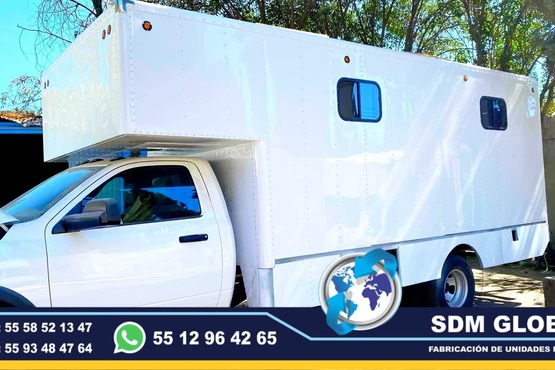 Fabricantes de Cajas secas, con copote, Carrocerias, Remolques, Plataformas, Redilas, Estaquitas, Auto tanques pipas de agua, Unidades Moviles SDM Global Mexico somos una empresa líder como fabricantes de cajas secas, carrocerias redilas, semi remolques, plataformas, auto tanques pipas para agua, estacas, con personal altamente capasitado para su fabricacion de Unidades Moviles Especiales en Mexico.Las cajas secas y carrocerias son de varios tamaños, para transportar diferentes productos y mercancias. Están construidas generalmente de aluminio y madera. Estas carrocerias y cajas secas se sujetan a la parte trasera del chasis. Protegen los productos que no necesitan estar refrigerados, para transportarlo y hacerlos llegar a su destino en el mejor estado posible.Somos una Empresa Mexicana líder en el mercado con años de experiencia, especialistas como fabrica de Carrocerias y cajas secas, Unidades moviles, remolques, pipas de agua, auto tanuqyes, compactadores de basura, alargado y acorazado de chasis, equipamiento de patrullas, ambulancias de traslado, gruas de arrastre plataforma, rampas hidraulicas, redilas, estaquitas, fabricantes de unidades moviles especiales para dependencias de gobierno.Somos fabribricantes directos, distribuidores en todo Mexico, comunicate y te atenderemos personalmente.