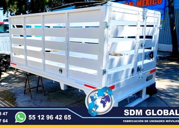Fabricantes de Redilas y Estaquitas para camionetas y camiones Ford Nissan RAM Chevrolet Hino Foton Izusu Hyundai International Mercedez Benz Freightliner Volvo Man VW modelos 2024, 2025 SDM Global Mexico somos una empresa líder como fabricantes de Redilas y estaquitas cajas y carrocerias, semi remolques, plataformas, con personal altamente capasitado para su fabricacion. En México, las redilas o estaquitas son estructuras metálicas o de madera que se montan en la parte trasera de las camionetas de carga para aumentar su capacidad de transporte. Las redilas o estaquitas pueden tener lados abatibles o desmontables, lo que facilita la carga y descarga de mercancías redilas o estaquitas venta de carrocerias.Somos una Empresa Mexicana líder en el Mercado con años de experiencia, especialistas como fabrica de Redilas estaquitas, Cajas secas, Unidades moviles, carrocerias, remolques,pipas de agua, autotanques, compactadores de basura, alargado y acorazado de chasis, equipamiento de patrullas, ambulancias de traslado, gruas de plataforma, rampas hidraulicas, redilas estaquitas, cajas secas, fabricantes de unidades moviles especiales.Somos fabribricantes directos, distribuidores en todo Mexico, comunicate y te atenderemos personalmente. Fabricantes de Redilas y Estaquitas para camionetas y camiones Ford Nissan RAM Chevrolet Hino Foton Izusu Hyundai International Mercedez Benz Freightliner Volvo Man VW modelos 2024, 2025 SDM Global Mexico somos una empresa líder como fabricantes de Redilas y estaquitas cajas y carrocerias, semi remolques, plataformas, con personal altamente capasitado para su fabricacion. En México, las redilas o estaquitas son estructuras metálicas o de madera que se montan en la parte trasera de las camionetas de carga para aumentar su capacidad de transporte. Las redilas o estaquitas pueden tener lados abatibles o desmontables, lo que facilita la carga y descarga de mercancías redilas o estaquitas venta de carrocerias.Somos una Empresa Mexicana líder en el Mercado con años de experiencia, especialistas como fabrica de Redilas estaquitas, Cajas secas, Unidades moviles, carrocerias, remolques,pipas de agua, autotanques, compactadores de basura, alargado y acorazado de chasis, equipamiento de patrullas, ambulancias de traslado, gruas de plataforma, rampas hidraulicas, redilas estaquitas, cajas secas, fabricantes de unidades moviles especiales.Somos fabribricantes directos, distribuidores en todo Mexico, comunicate y te atenderemos personalmente.