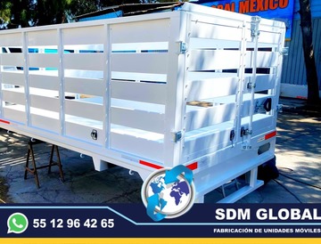 Fabricantes de Cajas secas, con copote, Carrocerias, Remolques, Plataformas, Redilas, Estaquitas, Auto tanques pipas de agua, Unidades Moviles SDM Global Mexico somos una empresa líder como fabricantes de cajas secas, carrocerias redilas, semi remolques, plataformas, auto tanques pipas para agua, estacas, con personal altamente capasitado para su fabricacion de Unidades Moviles Especiales en Mexico.Las cajas secas y carrocerias son de varios tamaños, para transportar diferentes productos y mercancias. Están construidas generalmente de aluminio y madera. Estas carrocerias y cajas secas se sujetan a la parte trasera del chasis. Protegen los productos que no necesitan estar refrigerados, para transportarlo y hacerlos llegar a su destino en el mejor estado posible.Somos una Empresa Mexicana líder en el mercado con años de experiencia, especialistas como fabrica de Carrocerias y cajas secas, Unidades moviles, remolques, pipas de agua, auto tanuqyes, compactadores de basura, alargado y acorazado de chasis, equipamiento de patrullas, ambulancias de traslado, gruas de arrastre plataforma, rampas hidraulicas, redilas, estaquitas, fabricantes de unidades moviles especiales para dependencias de gobierno.Somos fabribricantes directos, distribuidores en todo Mexico, comunicate y te atenderemos personalmente.