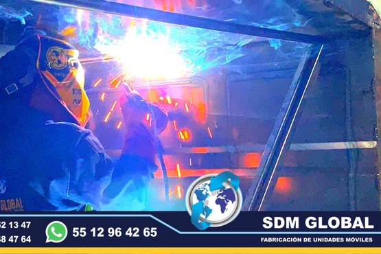 Fabricantes de Redilas y Estaquitas para camionetas y camiones Ford Nissan RAM Chevrolet Hino Foton Izusu Hyundai International Mercedez Benz Freightliner Volvo Man VW modelos 2024, 2025 SDM Global Mexico somos una empresa líder como fabricantes de Redilas y estaquitas cajas y carrocerias, semi remolques, plataformas, con personal altamente capasitado para su fabricacion. En México, las redilas o estaquitas son estructuras metálicas o de madera que se montan en la parte trasera de las camionetas de carga para aumentar su capacidad de transporte. Las redilas o estaquitas pueden tener lados abatibles o desmontables, lo que facilita la carga y descarga de mercancías redilas o estaquitas venta de carrocerias.Somos una Empresa Mexicana líder en el Mercado con años de experiencia, especialistas como fabrica de Redilas estaquitas, Cajas secas, Unidades moviles, carrocerias, remolques,pipas de agua, autotanques, compactadores de basura, alargado y acorazado de chasis, equipamiento de patrullas, ambulancias de traslado, gruas de plataforma, rampas hidraulicas, redilas estaquitas, cajas secas, fabricantes de unidades moviles especiales.Somos fabribricantes directos, distribuidores en todo Mexico, comunicate y te atenderemos personalmente. Fabricantes de Redilas y Estaquitas para camionetas y camiones Ford Nissan RAM Chevrolet Hino Foton Izusu Hyundai International Mercedez Benz Freightliner Volvo Man VW modelos 2024, 2025 SDM Global Mexico somos una empresa líder como fabricantes de Redilas y estaquitas cajas y carrocerias, semi remolques, plataformas, con personal altamente capasitado para su fabricacion. En México, las redilas o estaquitas son estructuras metálicas o de madera que se montan en la parte trasera de las camionetas de carga para aumentar su capacidad de transporte. Las redilas o estaquitas pueden tener lados abatibles o desmontables, lo que facilita la carga y descarga de mercancías redilas o estaquitas venta de carrocerias.Somos una Empresa Mexicana líder en el Mercado con años de experiencia, especialistas como fabrica de Redilas estaquitas, Cajas secas, Unidades moviles, carrocerias, remolques,pipas de agua, autotanques, compactadores de basura, alargado y acorazado de chasis, equipamiento de patrullas, ambulancias de traslado, gruas de plataforma, rampas hidraulicas, redilas estaquitas, cajas secas, fabricantes de unidades moviles especiales.Somos fabribricantes directos, distribuidores en todo Mexico, comunicate y te atenderemos personalmente.